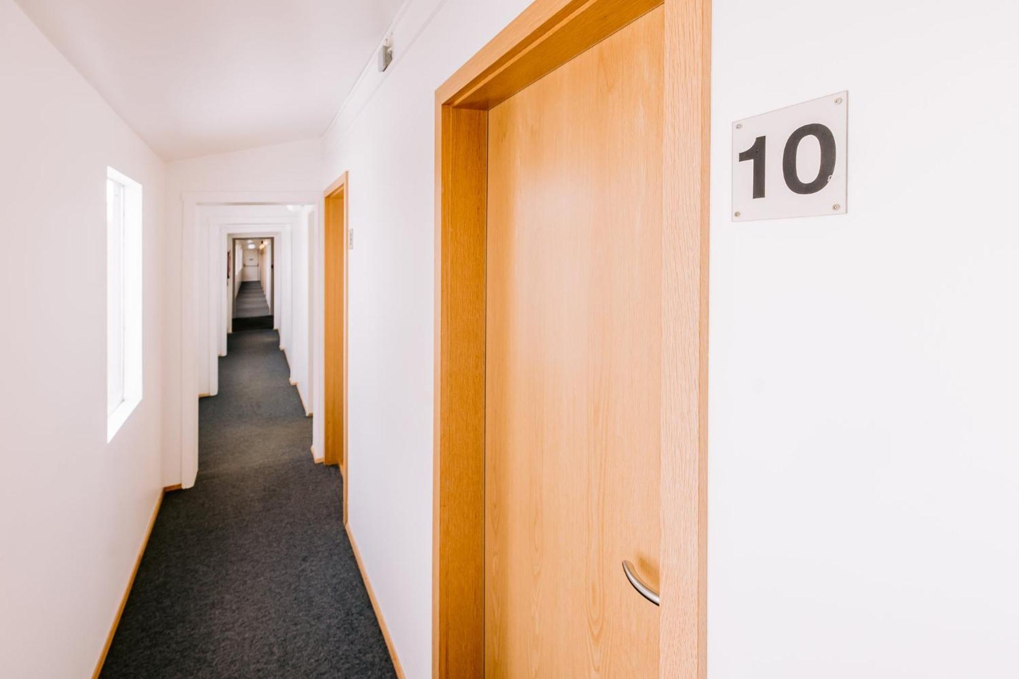 Hlid Hostel มีวาทน์ ภายนอก รูปภาพ